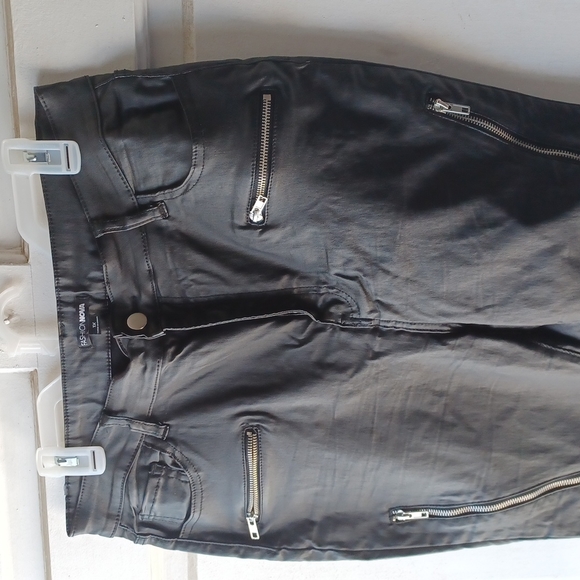 Fashion Nova Zipper Bkack Pants. Size 1X - Picture 1 of 7
